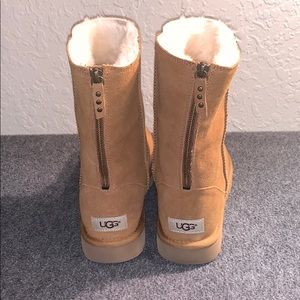 Ugg classic short zip bootie